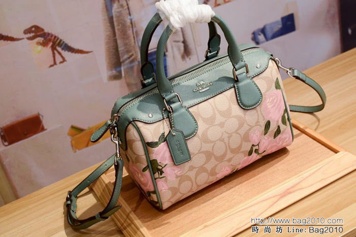 COACH蔻馳 新款 C家 25870 波士頓枕頭包 絲印玫瑰花  Chz1093